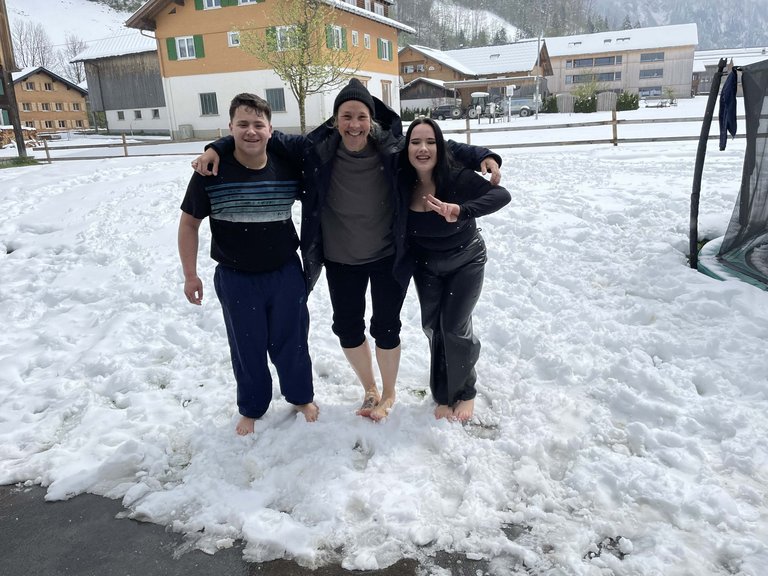 neu2.jpg 